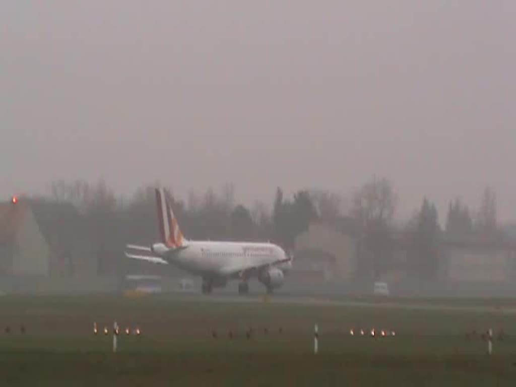 Germanwings A 319-112 D-AKNK beim Start in Berlin-Tegel am 14.12.2014