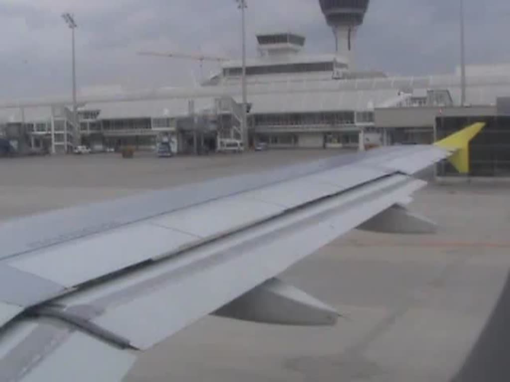 Germanwings A 319-112 D-AKNN beim Rollen zum Start und Take off in Mnchen am 10.03.2011