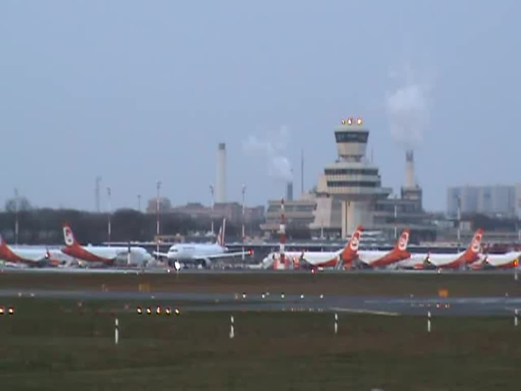 Germanwings A 320-211 D-AIPZ beim Start in Berlin-Tegel am 03.01.2015