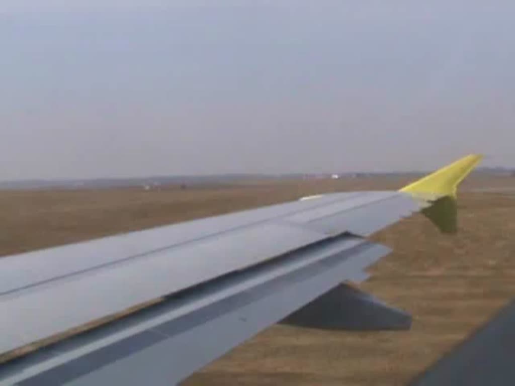 Germanwings A 39-112 D-AKNN beim Start und im Flug von Berlin-Schnefeld nach Mnchen am 10.03.2011