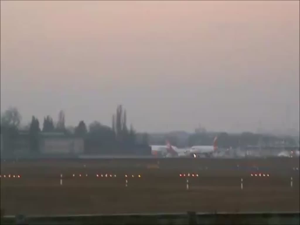 Iberia Express, Airbus A 320-214, EC-MBU, TXL, 29.01.2017