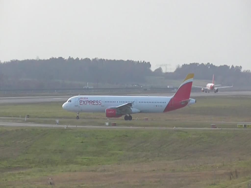 Iberia Express, Airbus A 321-213, EC-JEJ, BER, 16.12.2023