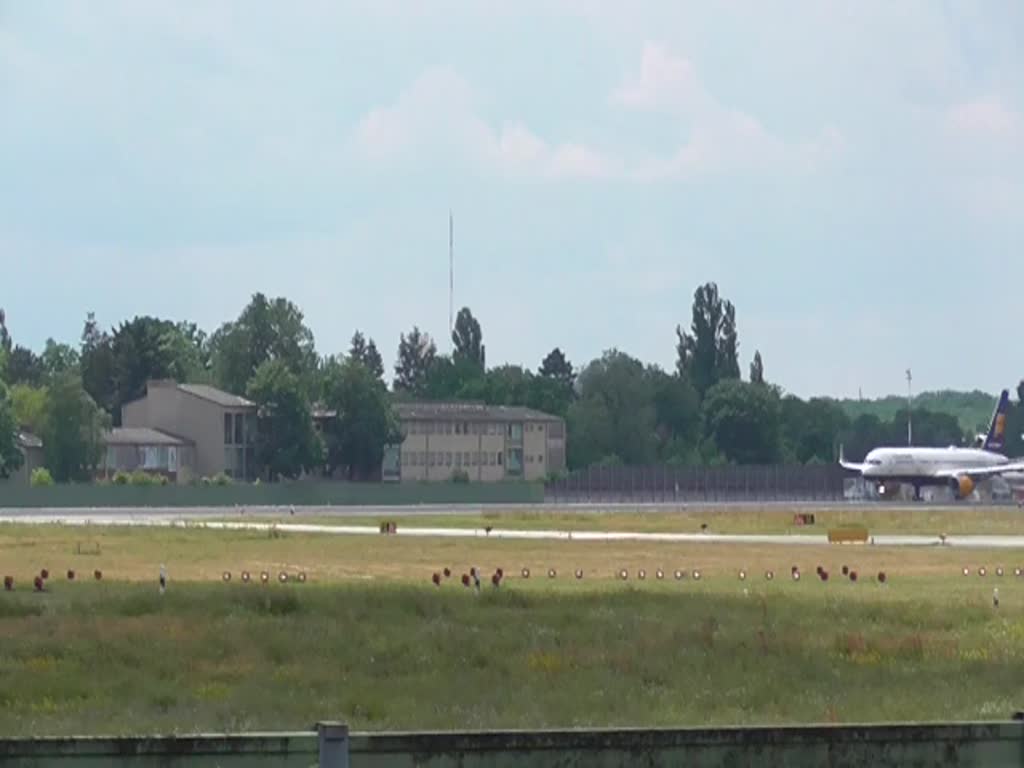 Icelandair, Boeing B 757-256, TF-ISR, TXL, 03.07.2020