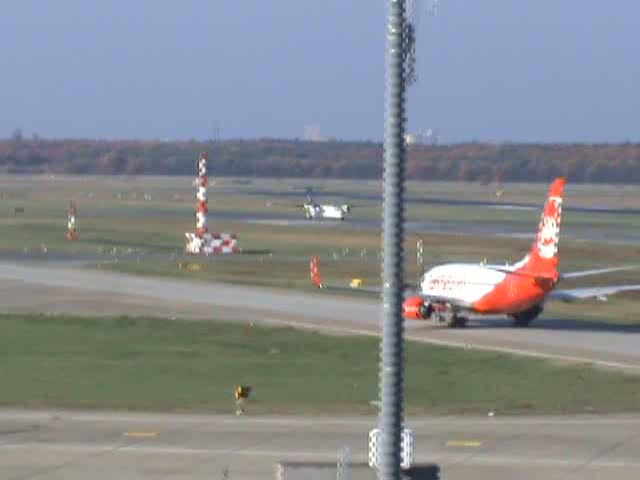 InterSky De Havilland Canada DHC-8-314Q OE-LIC beim Start in Berlin-Tegel am 31.10.2009