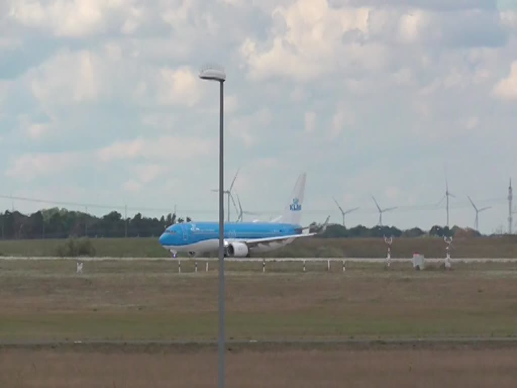 KLM , Boeing B 737-8K2, PH-BGA, BER, 02.09.2022