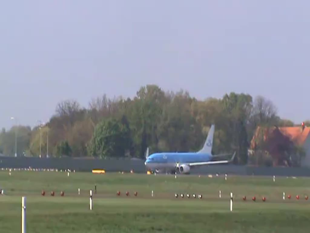 KLM B 737-8K2 PH-BCE beim Start in Berlin-Tegel am 01.05.2015