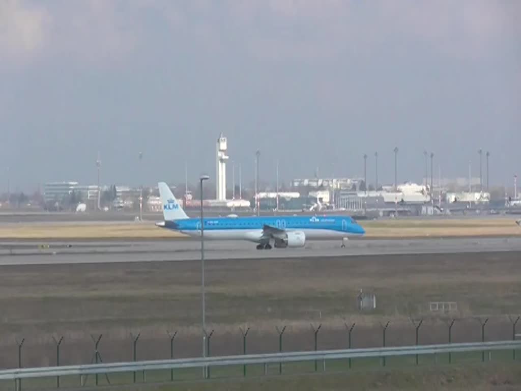 KLM-Cityhopper, ERJ-195 E2, PH-NXM, BER, 03.03.2024