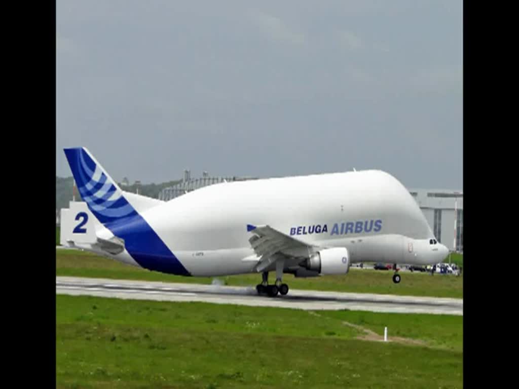 Landung und Start von  Belugas  bei Airbus in Hamburg.Am 29.05.2011