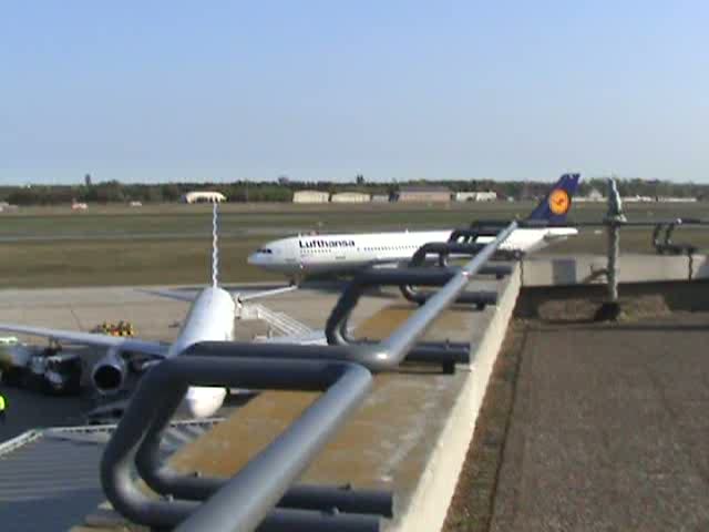 Lufthansa A 300B4-603 D-AIAU  Bocholt  bei der Ankunft in Berlin-Tegel am 19.04.2009