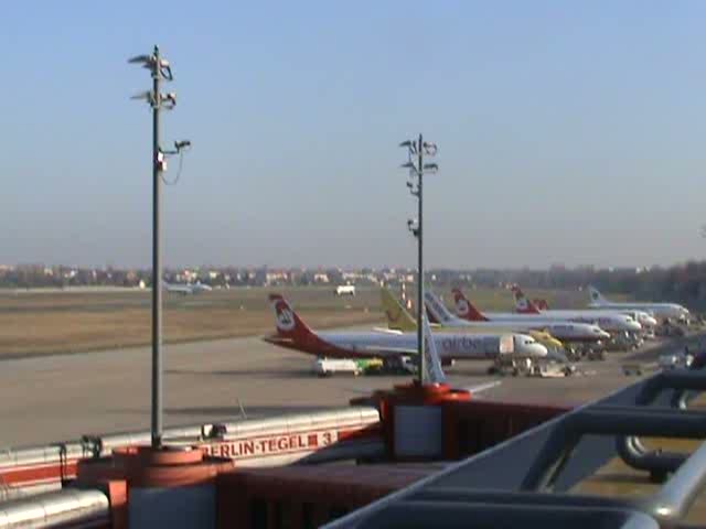 Lufthansa A 321-131 D-AIRB   Baden-Baden   beim Start in Berlin-Tegel am 21.11.2009