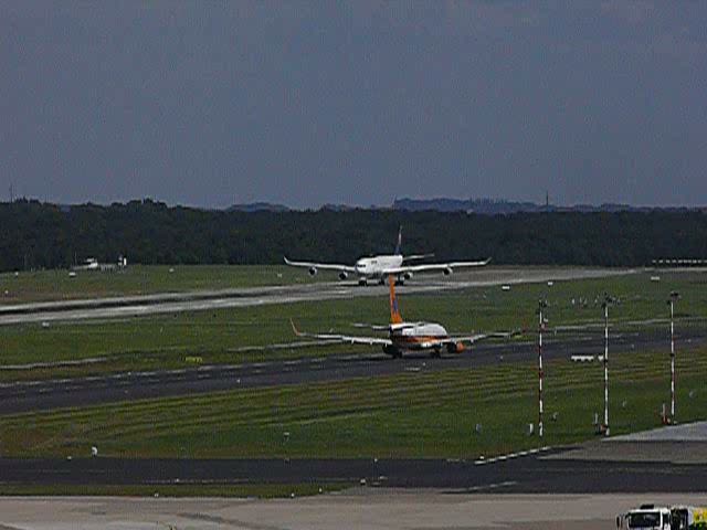 Lufthansa Airbus A340-300 beim Start in Dsseldorf 22.8.2009