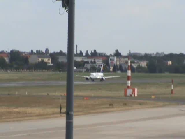 Lufthansa B 737-530 D-ABJC  Erding  beim Start in Berlin-Tegel am 30.08.2009