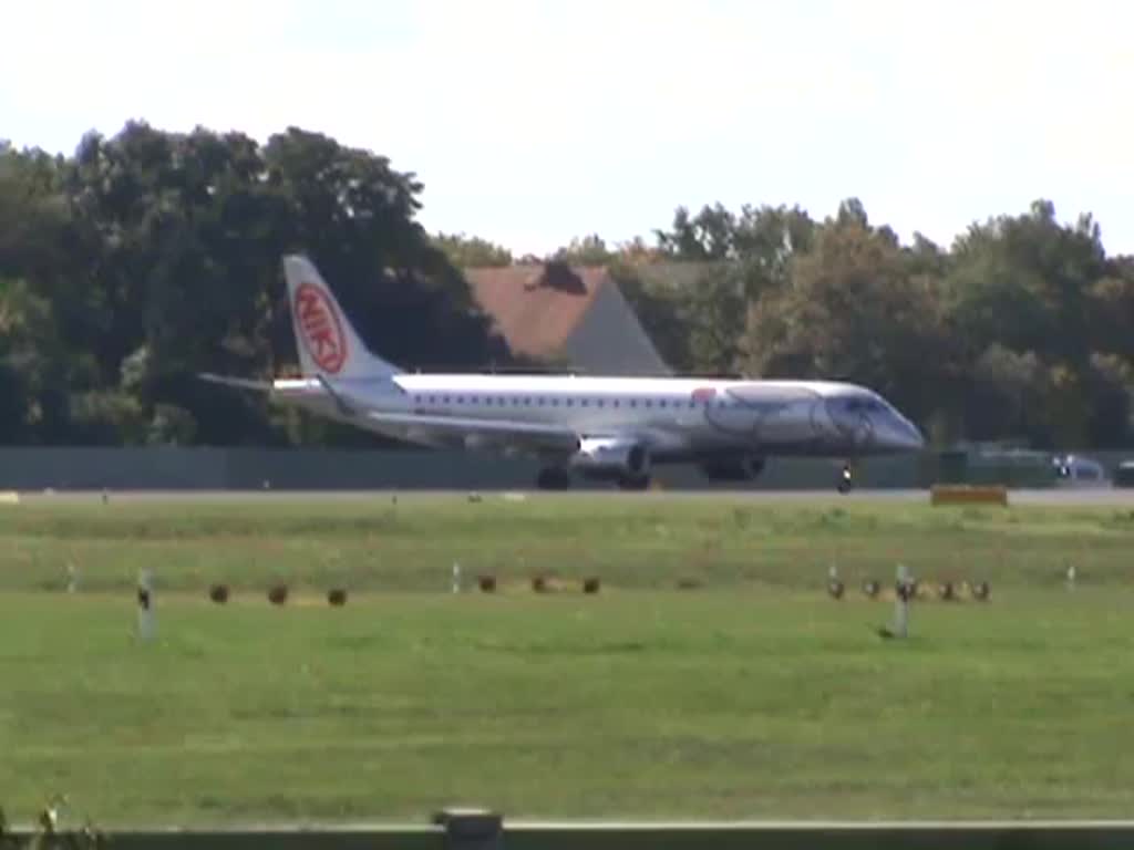 Niki(Air Berlin) ERJ-190-100LR D-ARJF beim Start in Berlin-Tegel am 28.09.2013