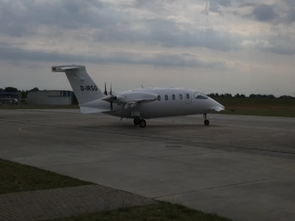 Private Piaggio P 180 Avanti II, D.ISRG, Flugplatz Strausberg, 02.08.2020