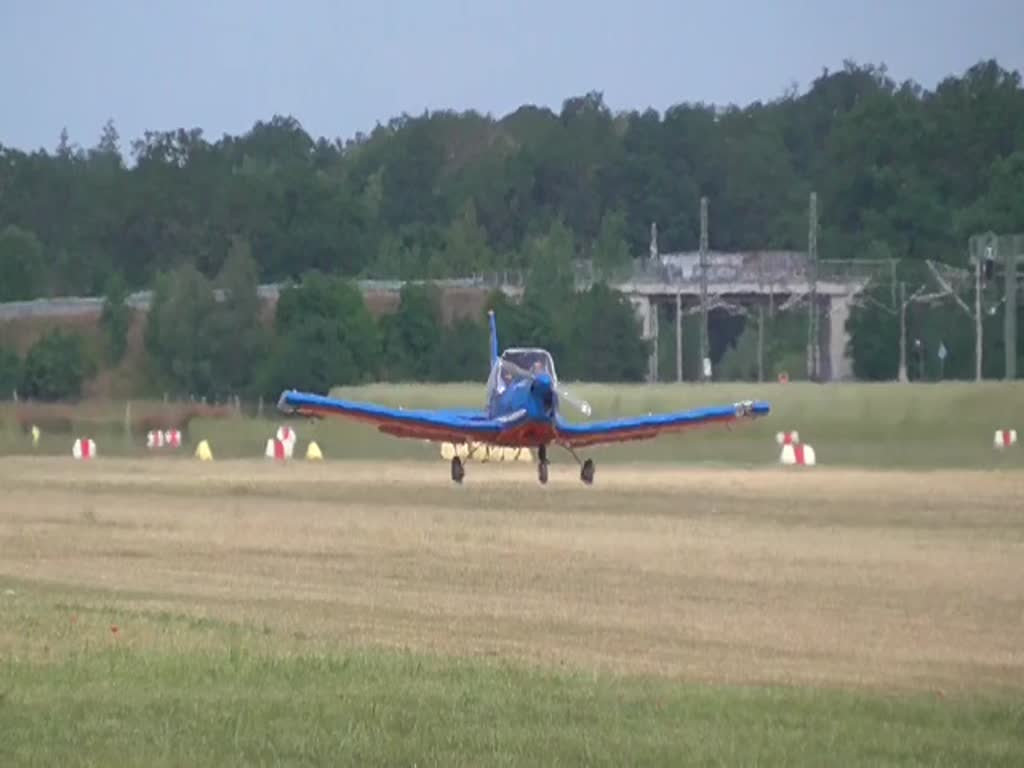 Private Zlin Z-43, D-EWFG, Flugplatz Bienenfarm, 11.06.2022