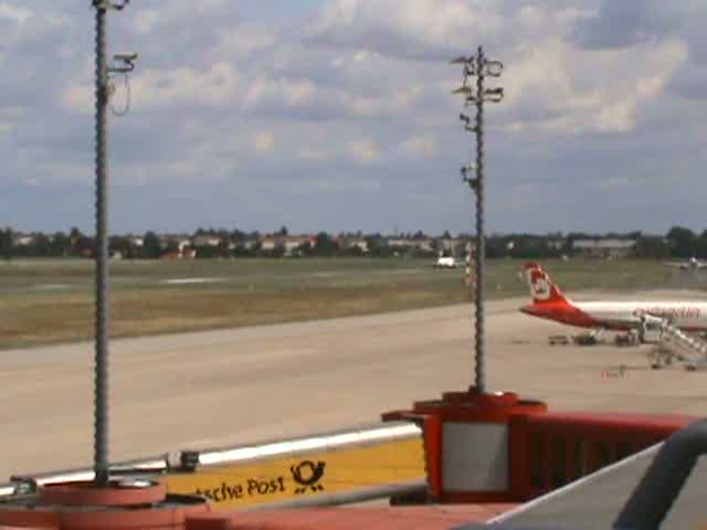 Seagle Air B 737-329 OM-HLA beim Start in Berlin-Tegel am 26.07.2009