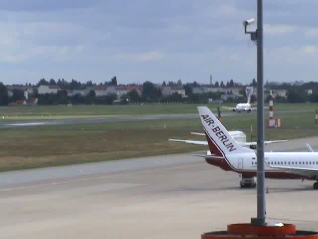 Sky Airlines B 737-4Q8 TC-SKF beim Start in Berlin-Tegel am 26.07.2009