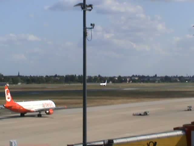 Sky Airlines B 737-8BK TC-SKH beim Start in Berlin-Tegel am 30.08.2009