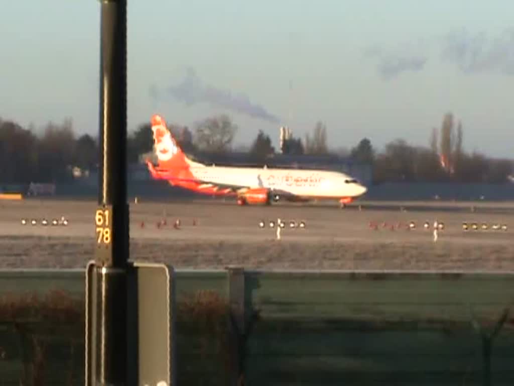 Start der Air Berlin B 737-86J D-ABKM am 06.03.2011 in Berlin-Tegel