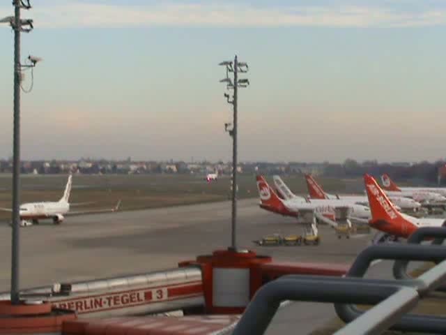 Start des am 01.12.2009 in Dienst gestellten Air Berlin A 320-214
 D-ABFB am 05.12.2009 auf dem Flughafen Berlin-Tegel