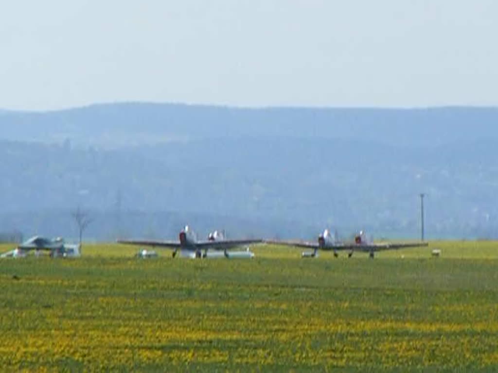 Start des geraer Zlin-Verbandes mit 2 Zlin 226 D-EWIA und D-EWIB,sowie 2 Zlin 526 AFS D-EWQC und D-EWQL beim Flugplatzfest in Alkersleben (EDBA) am 28.4.2012