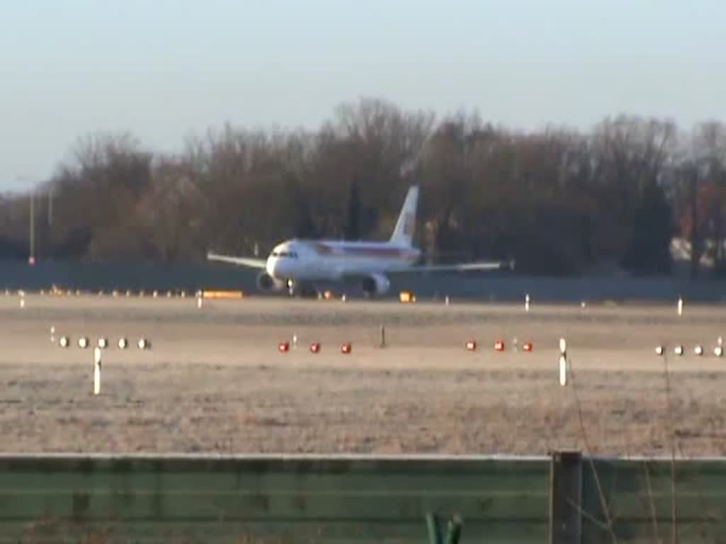 Start des Iberia A 320-214 EC-HTA am 06.03.2011 in Berlin-Tegel