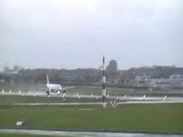 Start zum Rckflug nach Teheran ein Airbus A300 der Iran Air am 16.11.08 in Hamburg Fuhlsbttel.