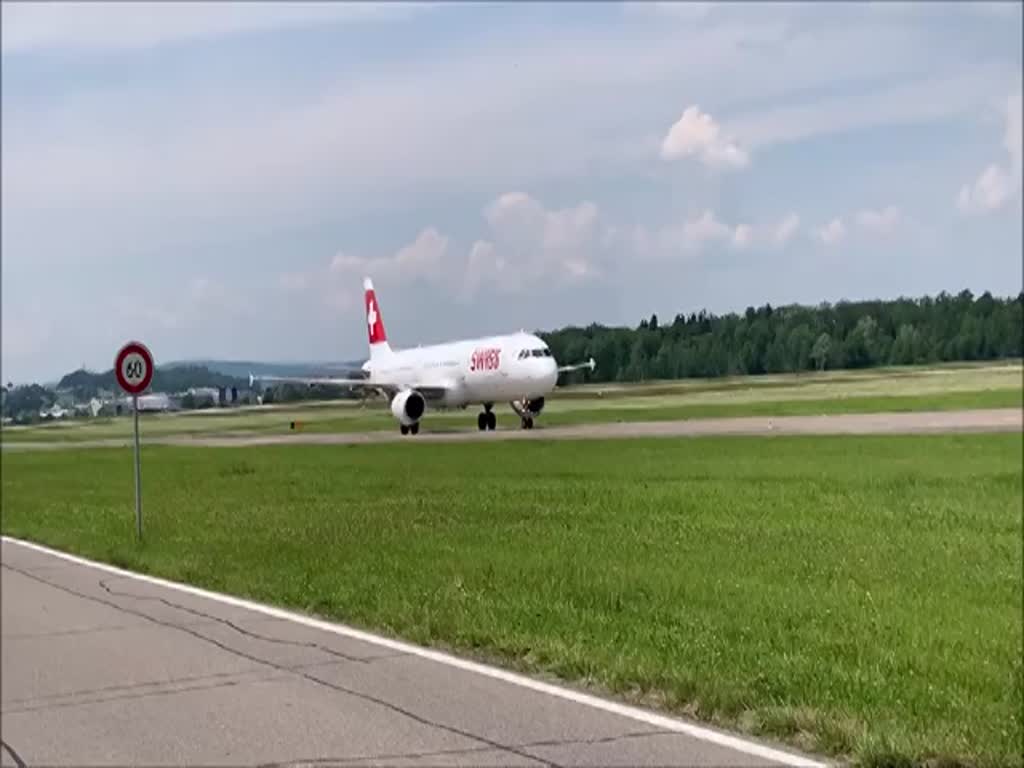SWISS International Air Lines, HB-IOC, Airbus A321-111, msn: 520,  St Moritz , 12.Juni 2021, ZRH Zürich, Switzerland.