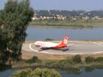 Air Berlin B 737-86J(WL) D-ABKF beim Start in Korfu am 17.07.2010