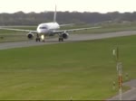 Der Lufthansa Airbus A321-200 Emden rollt nach der Landung in Hamburg am 02.05.13 zum Gate.
