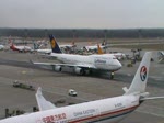 Boeing 747-400 der Lufthansa (Kennung D-ABVH) beim Rollen zur Startbahn in Frankfurt am Main