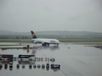 Ankunft des A380 am Flughafen Wien Schwechat    Die Videos von A380 gibt es in besserer Qualitt auf meinen Youtube Channel:    http://www.youtube.com/user/TheMeisterManuel#p/u