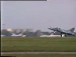 Mirage 2000 der franzsischen Luftstreitkrfte bei der Landung und Rollen auf der ILA 1994, Digitalisierung einer alten Video 8 Aufnahme