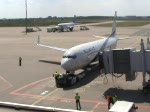 EL AL B 737-8HX 4X-EKS beim Pushback und Anlassen der Triebwerke auf dem Flughafen Berlin-Schnefeld am 17.05.2009