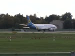 Ukraine International Airlines B 737-4Z9 UR-GAP beim Start in Berlin-Tegel am 28.09.2013