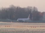 Niki ERJ-190-100LR OE-IXG beim Start in Berlin-Tegel am 18.01.2015