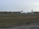 Beim 2.Versuch gelingt der Start der Germania B 737-3YO D-ADIH am 27.02.2010 auf dem Flughafen Berlin-Tegel