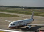 Ein Airberlin-Airbus A320-200 beim Push-back, ein Lufthansa-Airbus A321-100 und ein SWISS-Airbus A321-100 beim Start sind hier zu sehen.