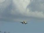 Starker Scherwind zwang den Piloten zum durchstarten beim Landeanflug auf der Landebahn 15 am Airport HAM.