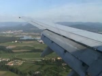 Landung mit der Air Berlin-Boeing 737-700 D-AGES auf dem Flughafen Karlsruhe-Baden-Baden (Sllingen), der brigens der grte Regionalflughafen in Baden-Wrttemberg ist am 19. August 2010 