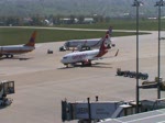 Air Berlin-Boeing 737-700 beim Rollen in Stuttgart