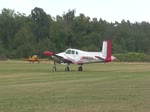 Private Beech B-50 Twin Bonanza, N3670B, Flugplatz Bienenfarm, 01.07.2023