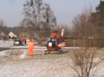 DRF Eurocopter EC 135P2 D-HDRL beim Anlassen der Triebwerke und Start nach einem Einsatz in Strausberg Nord am 12.02.2012