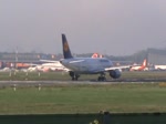 Lufthansa A 319-112 D-AIBC beim Start in Berlin-Tegel am 28.09.2013