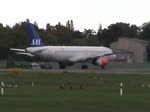 SAS A 320-232 OY-KAN beim Start in Berlin-Tegel am 28.09.2013