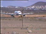 Air 2000 A 320 am 08.05.1997 auf dem Flughafen Lanzarote, Digitalisierung einer alten Video 8 Aufnahme