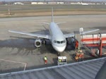 Qatar Airways A 320-232 A7-ADD beim Pushback und Anlassen der Triebwerke am 01.11.1009 auf dem Flughafen Berlin-Tegel