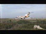 Iberia B 727 mit einer Britannia B 757-200 auf dem Flughafen Mahon auf Menorca im Mai 1999, Digitalisierung einer Video 8 Aufnahme