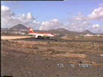 LTE Boeing B 757-200 auf dem Flughafen lanzarpte am 13.05.1997,  Digitalisierung einer alten Video 8 Aufnahme