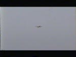 Britannia B 757 bei der Landung auf den Flughafen Mahon im Mai 1999. Digitalisierung einer Video 8 Aufnahme